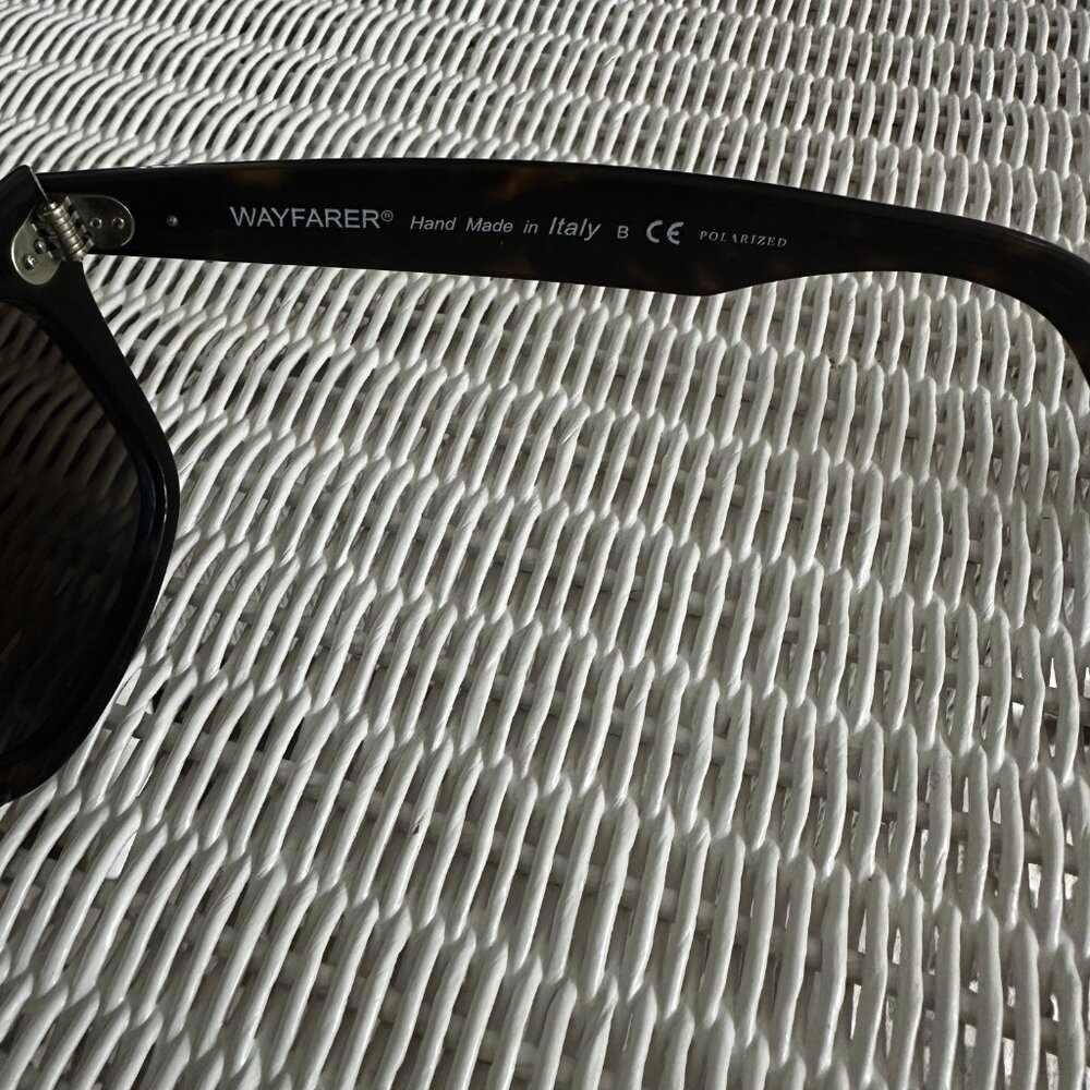 Ray-Ban Wayfarer Classic Sunglasses - Picture 10 of 11
